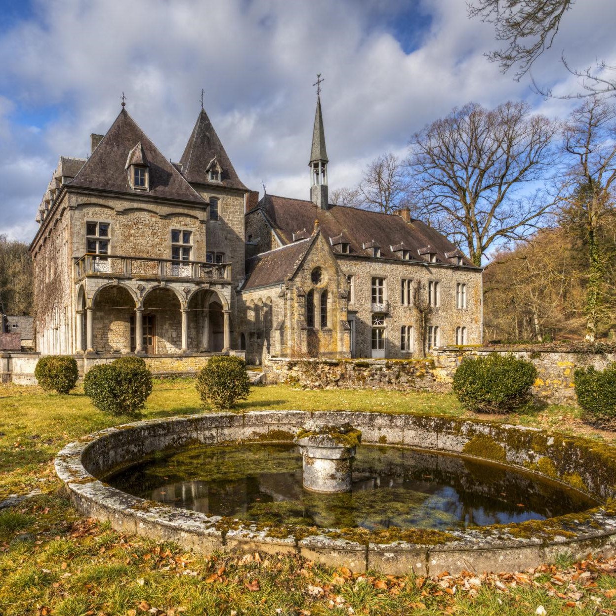 Chateau-de-Maredsous_Carre